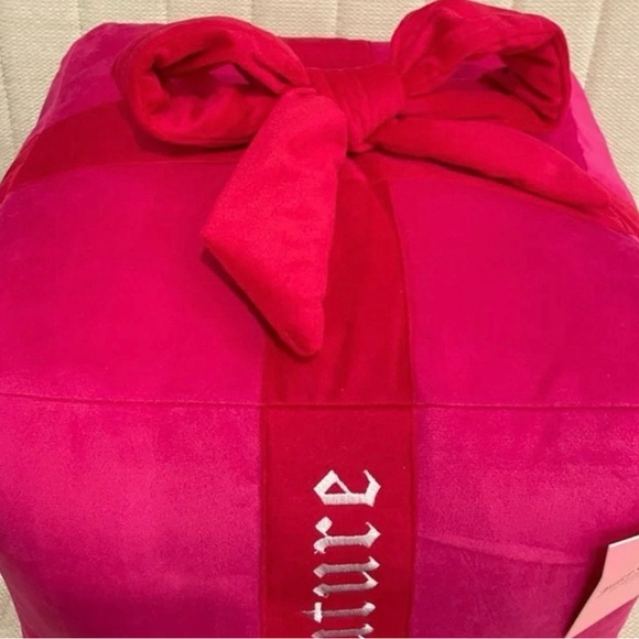 Juicy couture pillow present - Picture 5 of 5